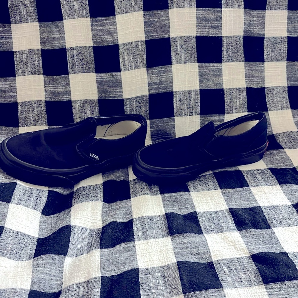 Boys Black slip on Vans Size 12.5- worn 3xs